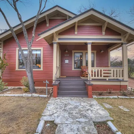 Charming Craftsman Home!-2 Blks From Main St!